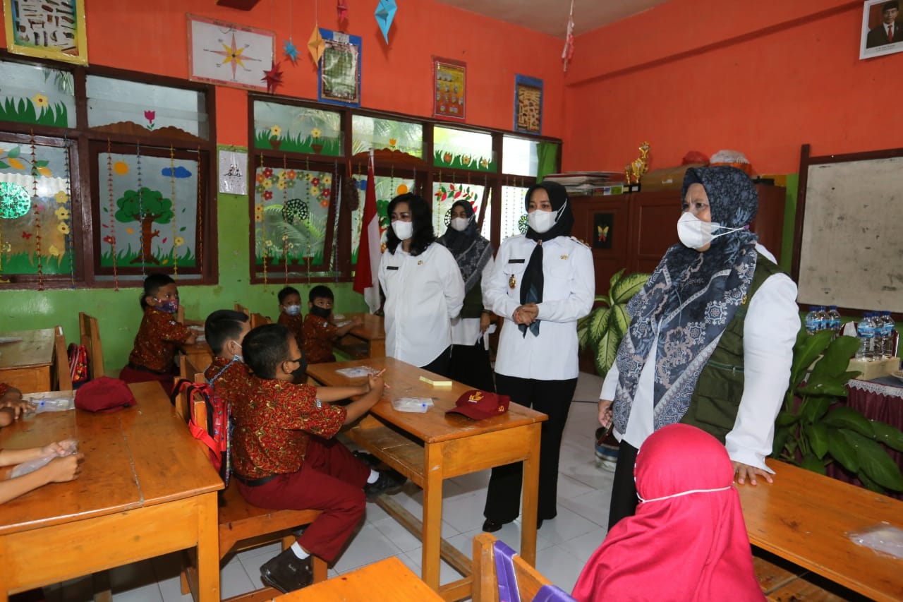 Wawali Fatmawati Rusdi Tinjau pelaksanaan PTM GeNose Siswa Tingkat SD 